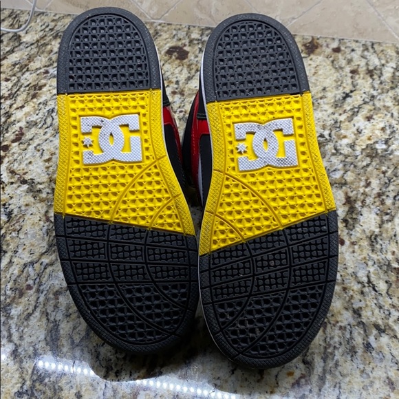 DC Name Brand Shoes. - Picture 2 of 4